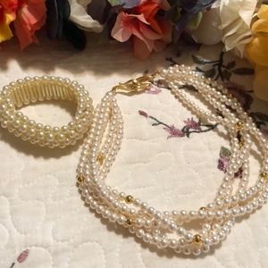Pearl necklace and bracelet. Costume.  Very elegant.